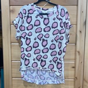Umgee Pink and White Leopard Short Sleeve Tee